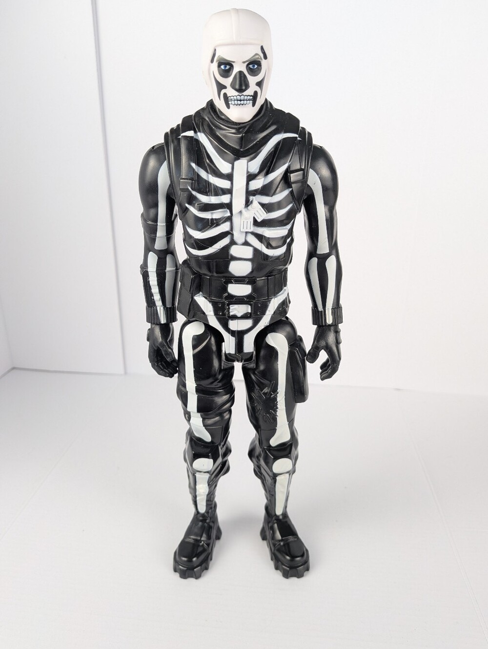 Fortnite Victory Series Skull Trooper 12" Action Figure Jazwares 2019